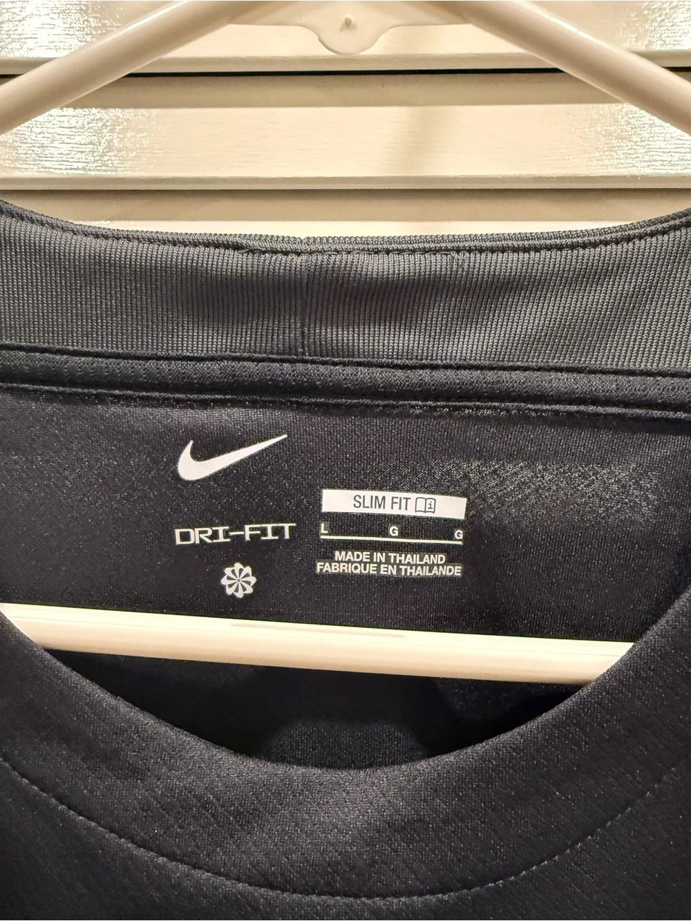 Nike Black Short-Sleeve Athletic Tee with Contrast Shoulder Panels